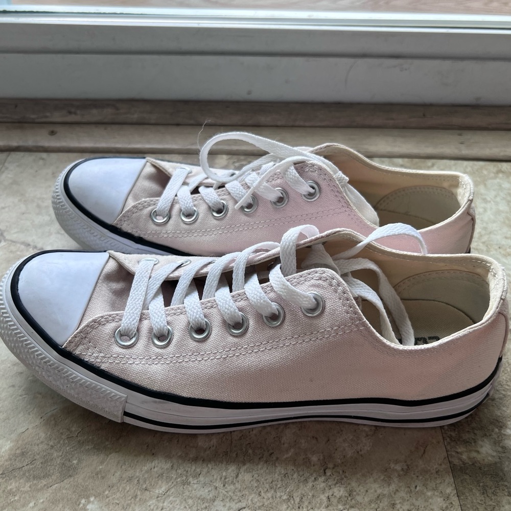 Pale Pink Lowtop Converse